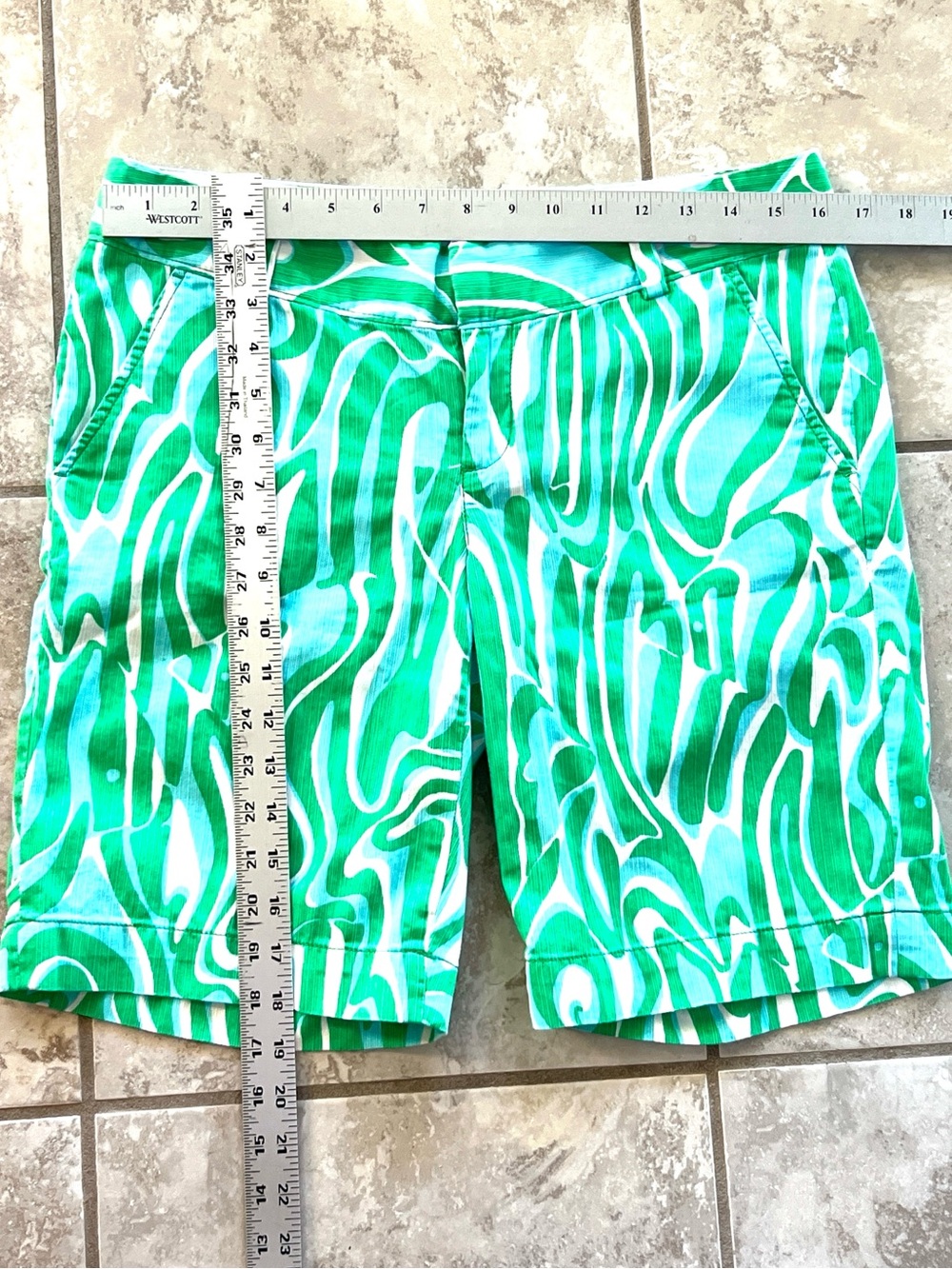 Lilly Pulitzer 10” The Chipper Bermuda Shorts Resort White Finders Keepers Sz 6 - Picture 5 of 5
